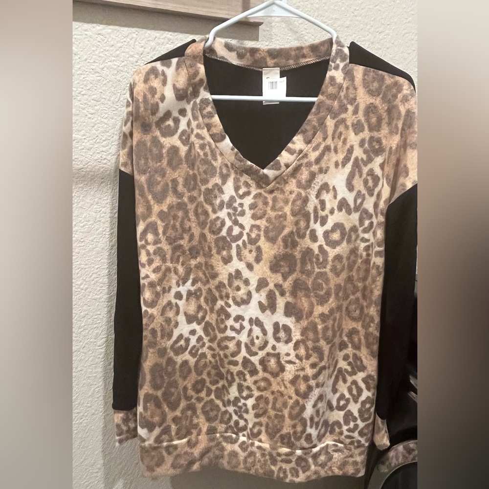 NWT Sew in Love top